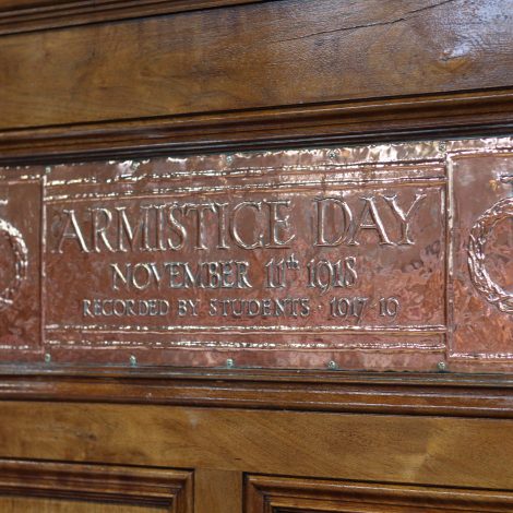 Copper plaque remembering Armistice Day in 1918